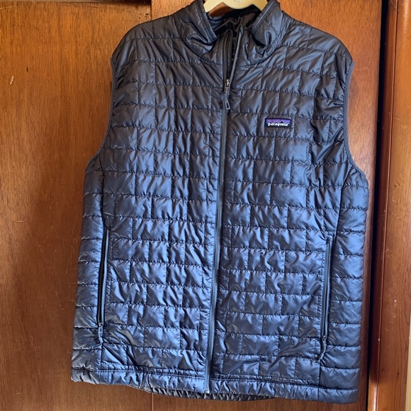 Patagonia Men's Charcoal Quilted Vest - Picture 1 of 3